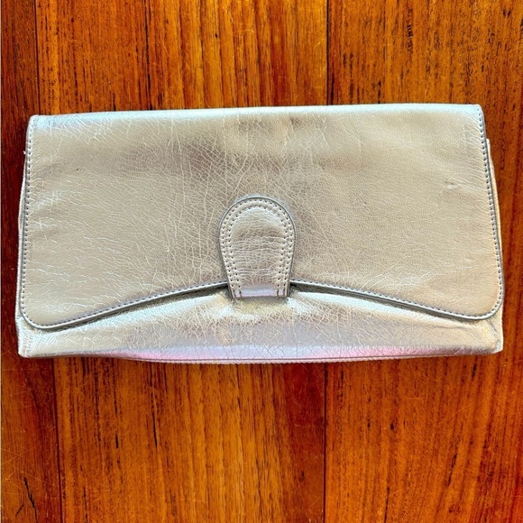Express Metallic Silver Clutch Snap Close Front / 13" width / 7" heigth - Picture 1 of 12